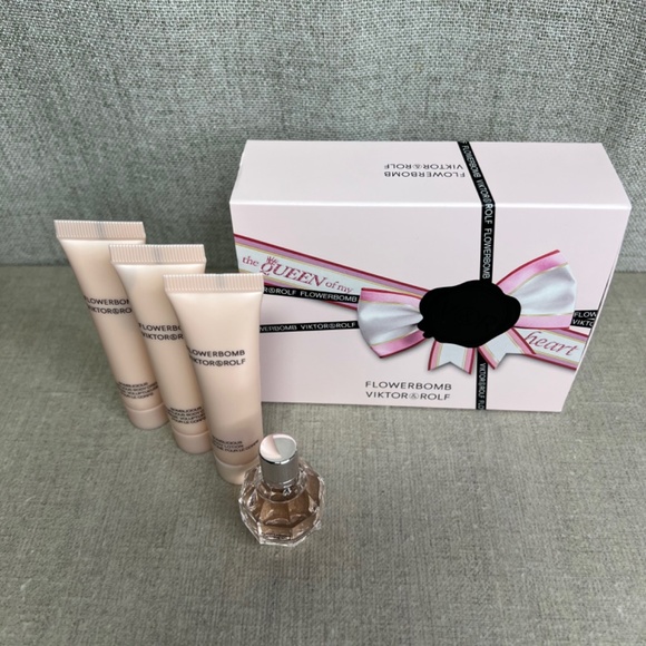 ❤️ Viktor&Rolf Flowerbomb mini set - Picture 2 of 7